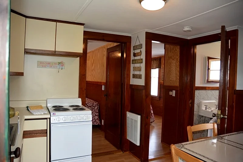 Lakefront 2BR Cottage #5 w/ Screened Porch & Steps to Private Beach in Laconia, New Hampshire, United States — photo 5