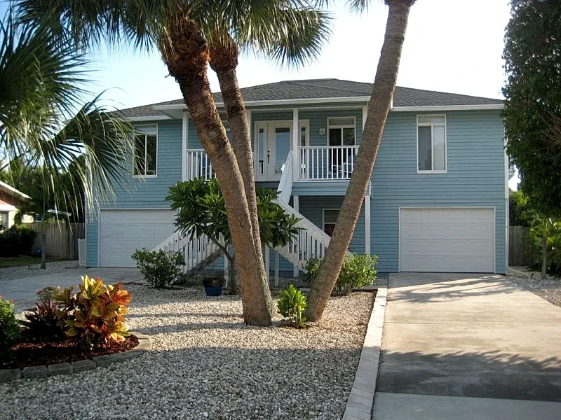 Luxury Home with Beautiful Private Pool - pet friendly