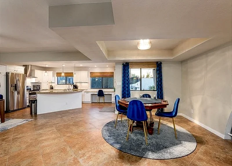 Large Pool and Entertainers Delight Yard! in Phoenix, Arizona, United States — photo 5
