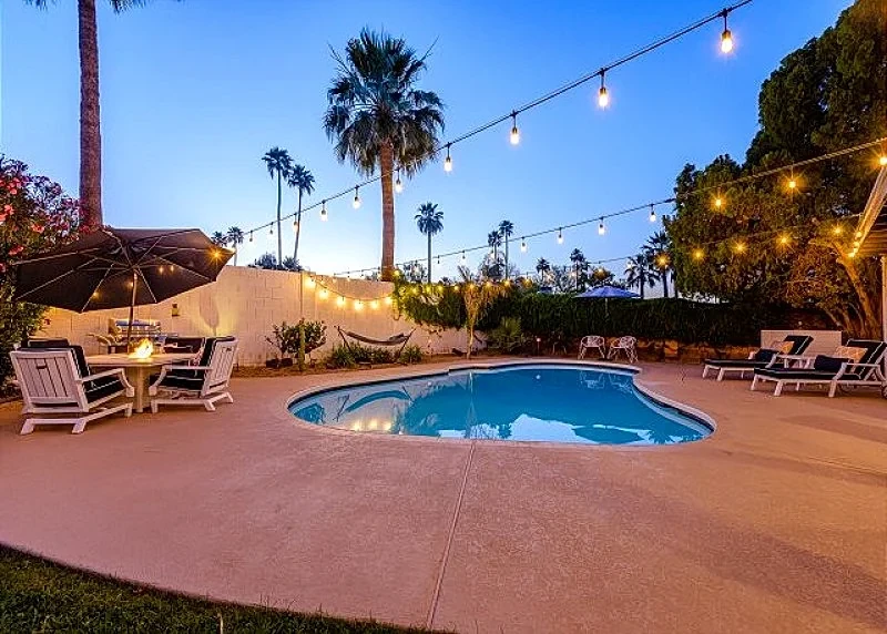 Large Pool and Entertainers Delight Yard! in Phoenix, Arizona, United States — photo 1