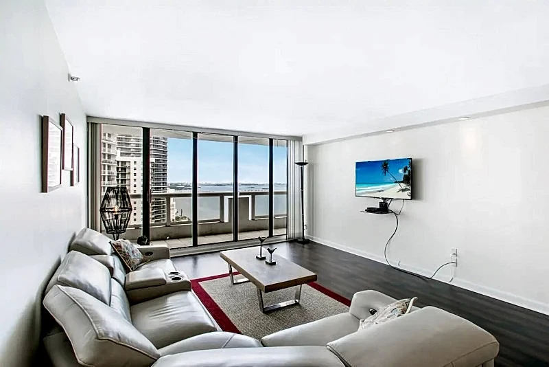 Spacious Bayview 4bedroom 10min to south beach. in Miami, Florida, United States — photo 1