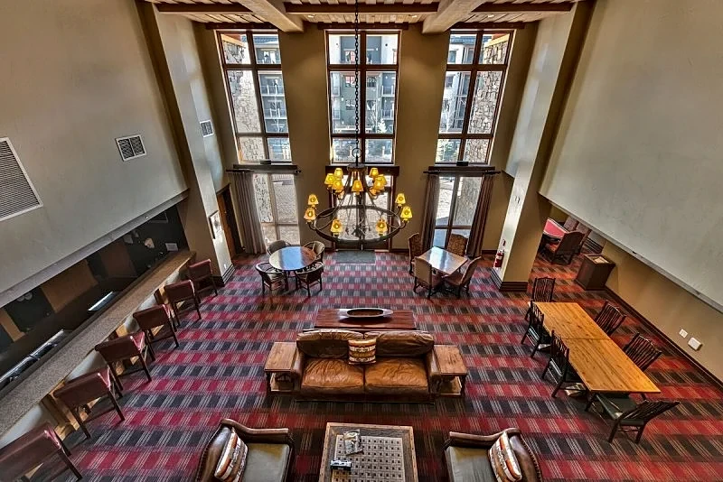 Large 4 Bedroom Ski-in/Out, Sleeps 12, Vaulted Ceilings, Pool, Hot Tub MC12B in Park City, Utah, United States — photo 4