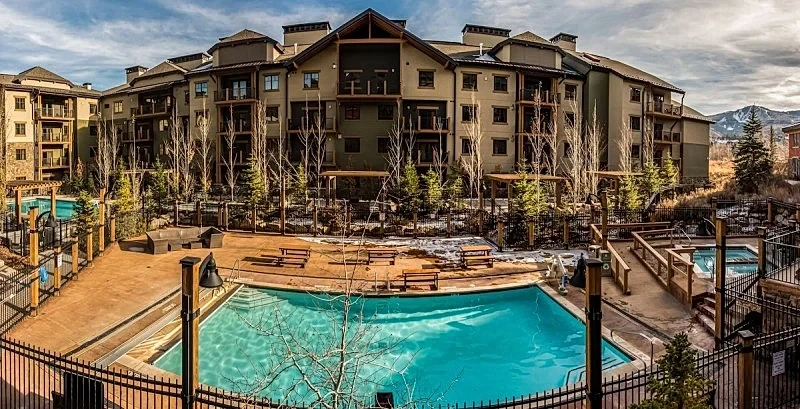 Large 4 Bedroom Ski-in/Out, Sleeps 12, Vaulted Ceilings, Pool, Hot Tub MC12B in Park City, Utah, United States — photo 2