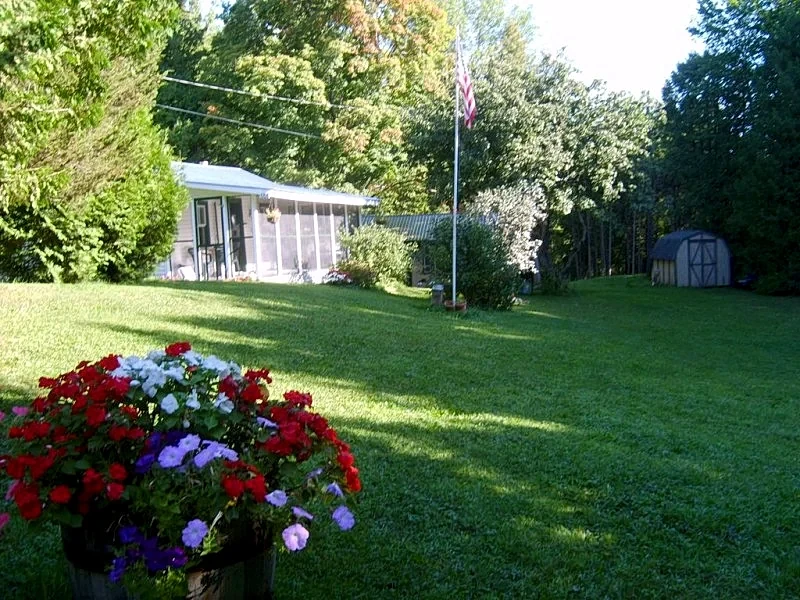 2-waterfront cottages together sleep10+ and have no other house in sight PRIVACY in North Hero, Vermont, United States — photo 2