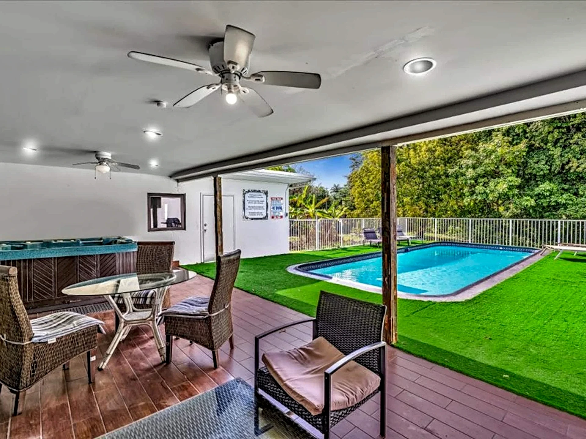Plantation Oasis 5 bedrooms 3 Baths private pool in Plantation, Florida, United States — photo 4