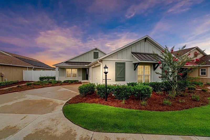 Luxury Living Across From Brownwood Paddock Square with NEW POOL in The Villages, Florida, United States — photo 2