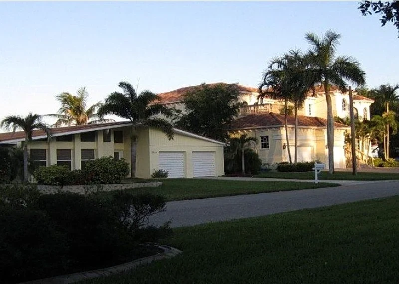 Large RiverFront Villa RIVERFRONT with heated Pool & Spa South SW Cape Coral