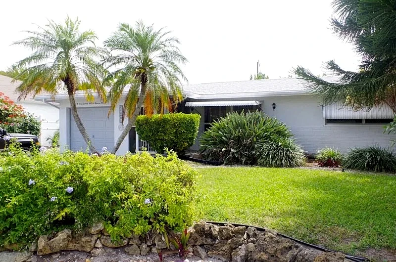Top location, heated pool, Wi-Fi, Florida Room, Tropical Garden