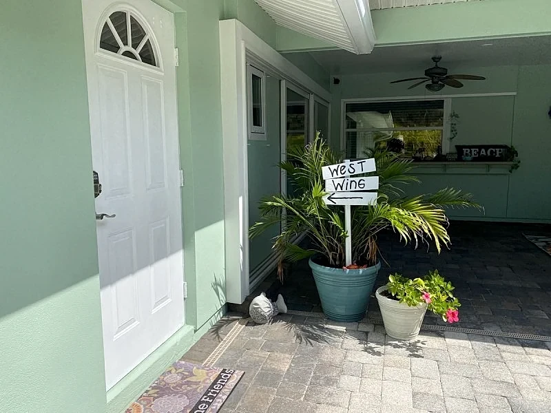 Near Beach, Pool, Paradise Awaits, Adult Only “The West Wing” in Seminole, Florida, United States — photo 4