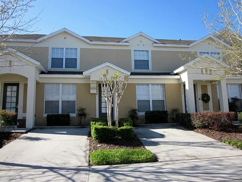 Windsor hill beautiful 3B/3B Town home--2 Miles to Disney