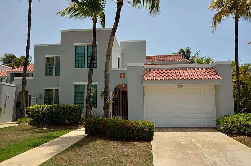 Luxury Beachfront Villa at Dorado Reef