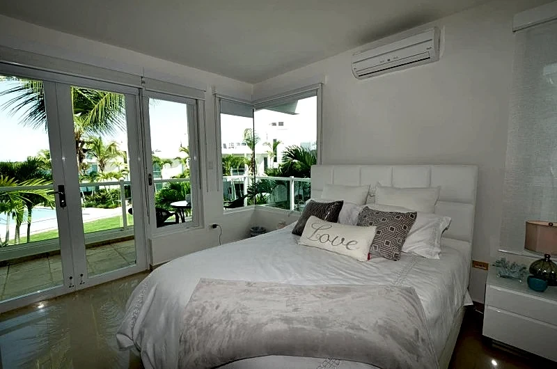 Luxury 3-level Ocean Front Condo at the Exclusive Las Balandras
