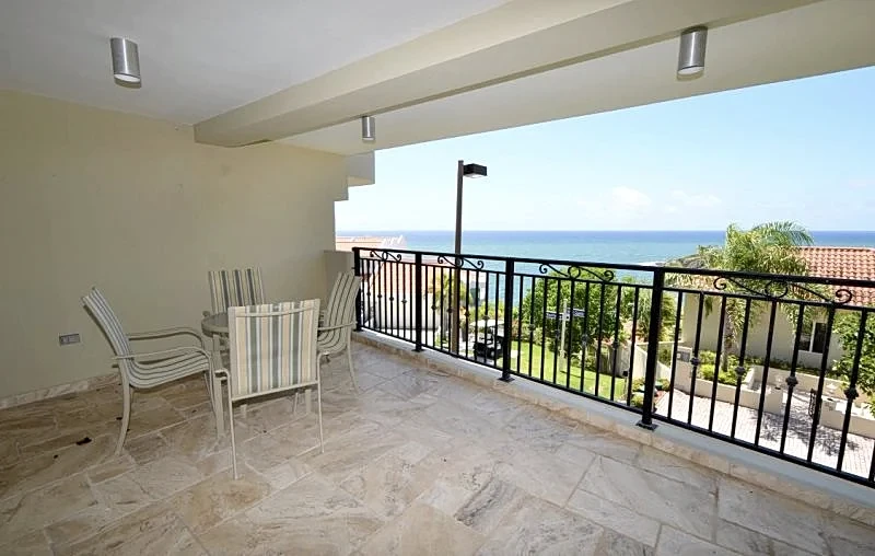 Beautiful 4 Bedroom Ocean View Villa with Pool!