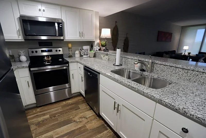 Whata Beach Front Condo, Minute walk over boardwalk to the beach! in Port Aransas, Texas, United States — photo 4