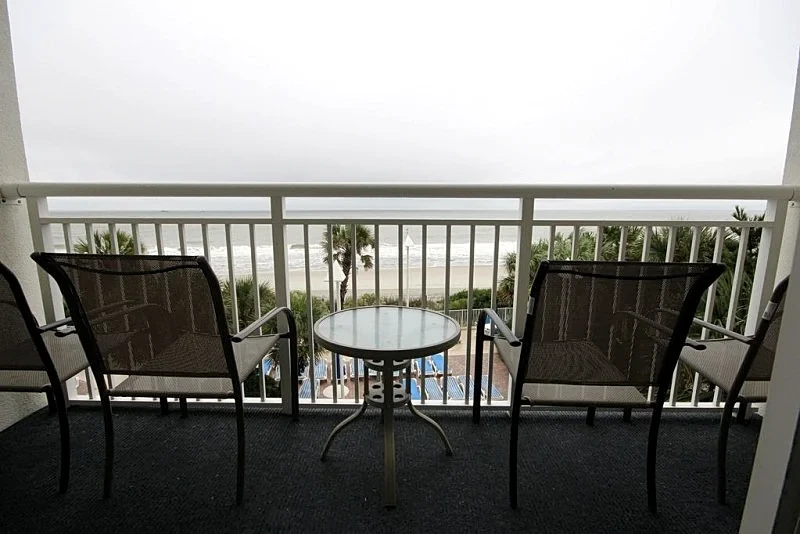 Renovated Oceanfront King Bed Suite - Perfect Getaway!