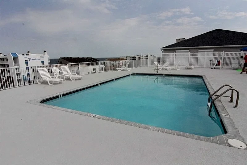 Beautiful Totally Refinished Penthouse with Great Views and 1 blk to in Ocean City, Maryland, United States — photo 5