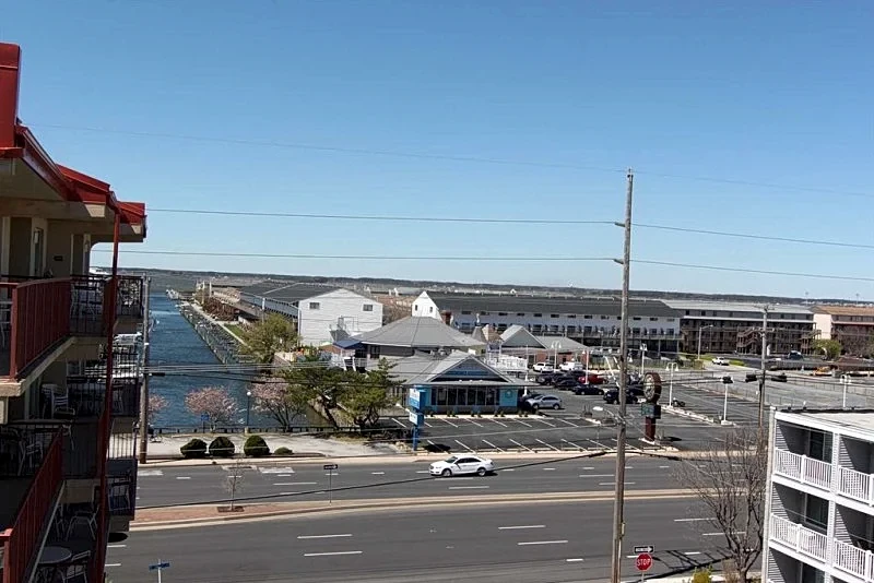 Beautiful Totally Refinished Penthouse with Great Views and 1 blk to in Ocean City, Maryland, United States — photo 3