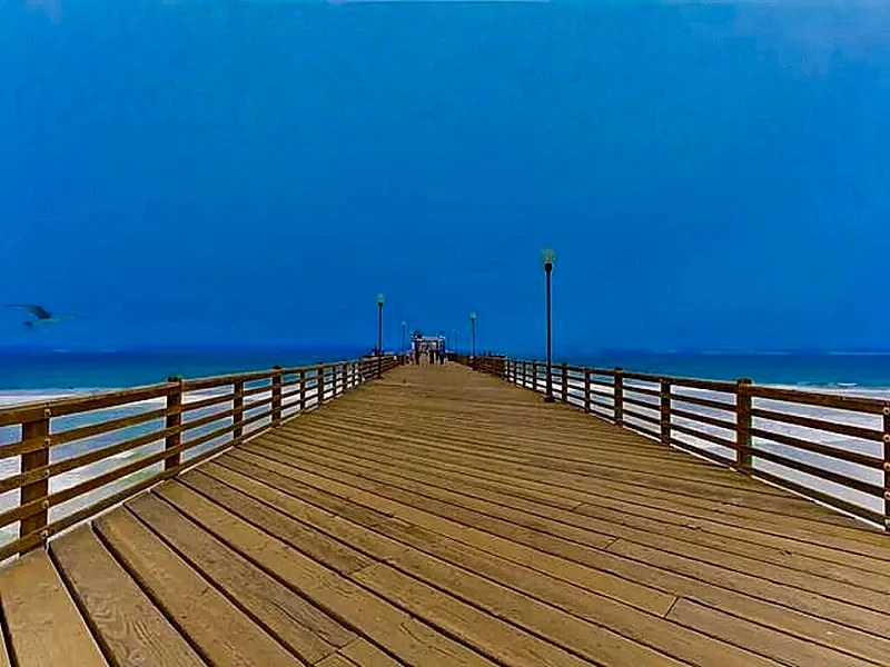Cute 2 BD/2BA Oceanside House. One Block to Beach! in Oceanside, California, United States — photo 2