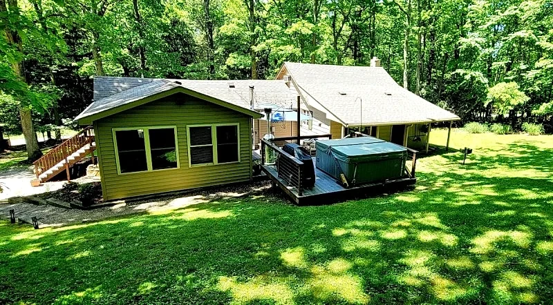 Family friendly, cozy cottage with hot tub in Ohiopyle! in Ohiopyle, Pennsylvania, United States — photo 3