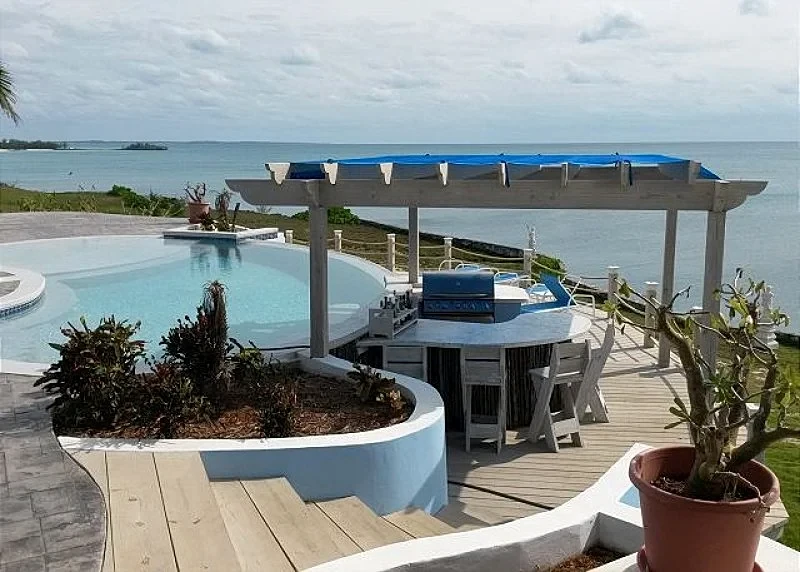 CLIFF-TOP ESTATE WITH POOL, Spectacular Sunsets, Direct Caribbean Access
