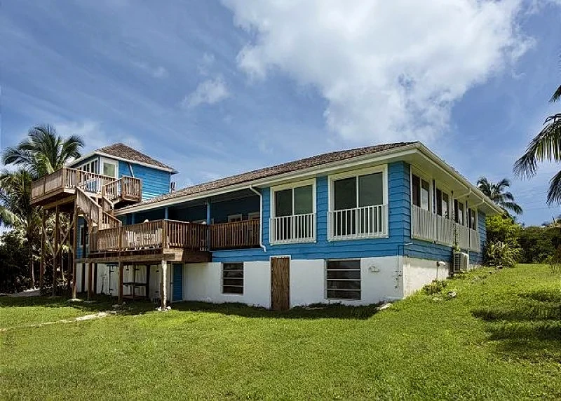 Oceanfront Cottage with Private Beach and Sunset Views on Balara Bay