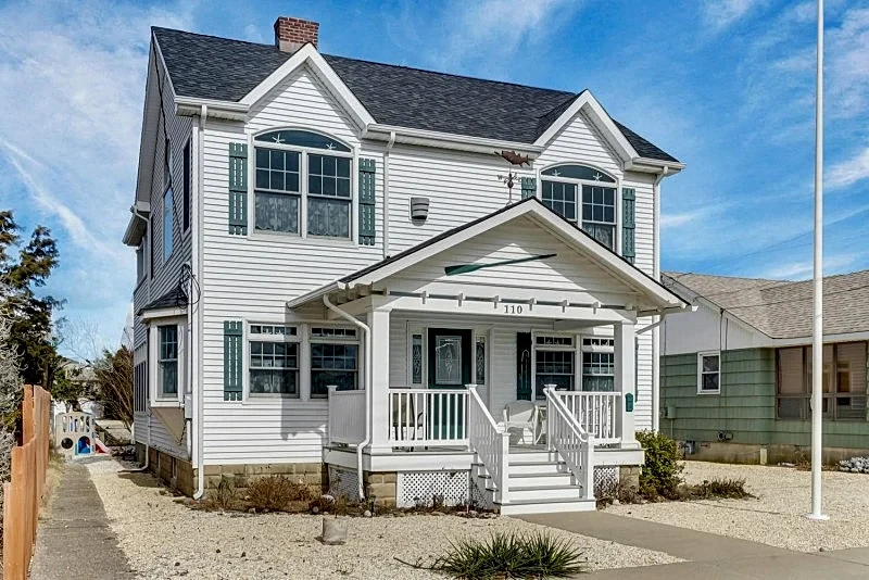 Beautiful three bedroom impeccably appointed, bay side home