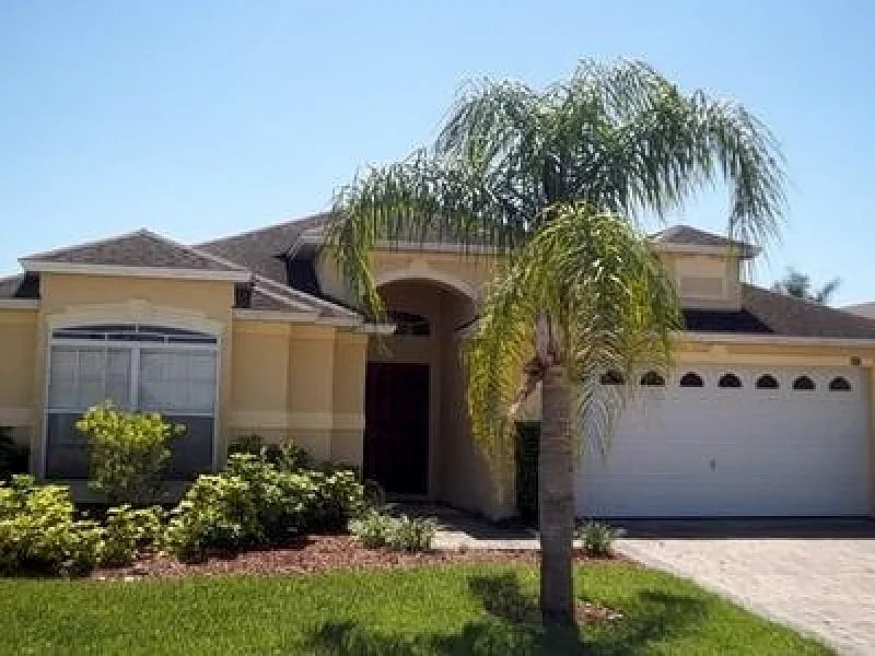 South Facing Pool, no rear neighbors, 4 bed 3 full baths