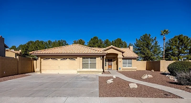 Family Fun Getaway. Sleeps up to 18, heated pool, basketball court in Peoria, Arizona, United States — photo 2