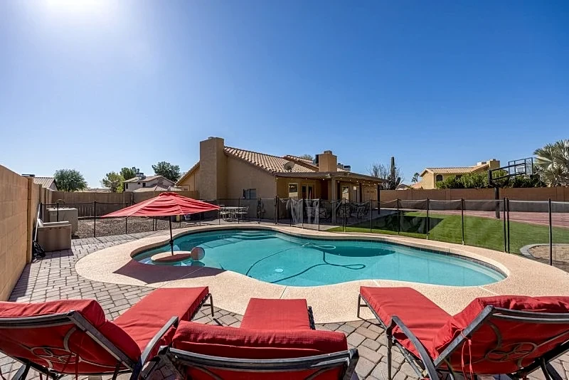 Family Fun Getaway. Sleeps up to 18, heated pool, basketball court in Peoria, Arizona, United States — photo 1