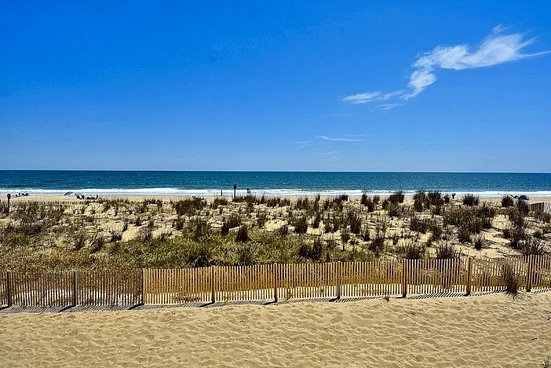 Incredible ocean front 2nd floor view with a spacious balcony. Pet friendly in Ocean City, Maryland, United States — photo 4