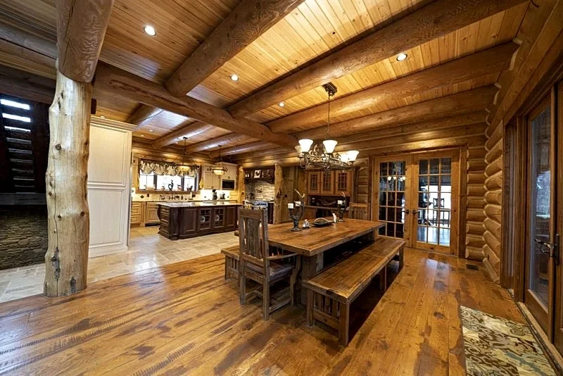 9,000 Sq Ft Authentic Log Home 2 miles from Lake Wallenpaupack –Sleeps 20 in Greentown, Pennsylvania, United States — photo 5