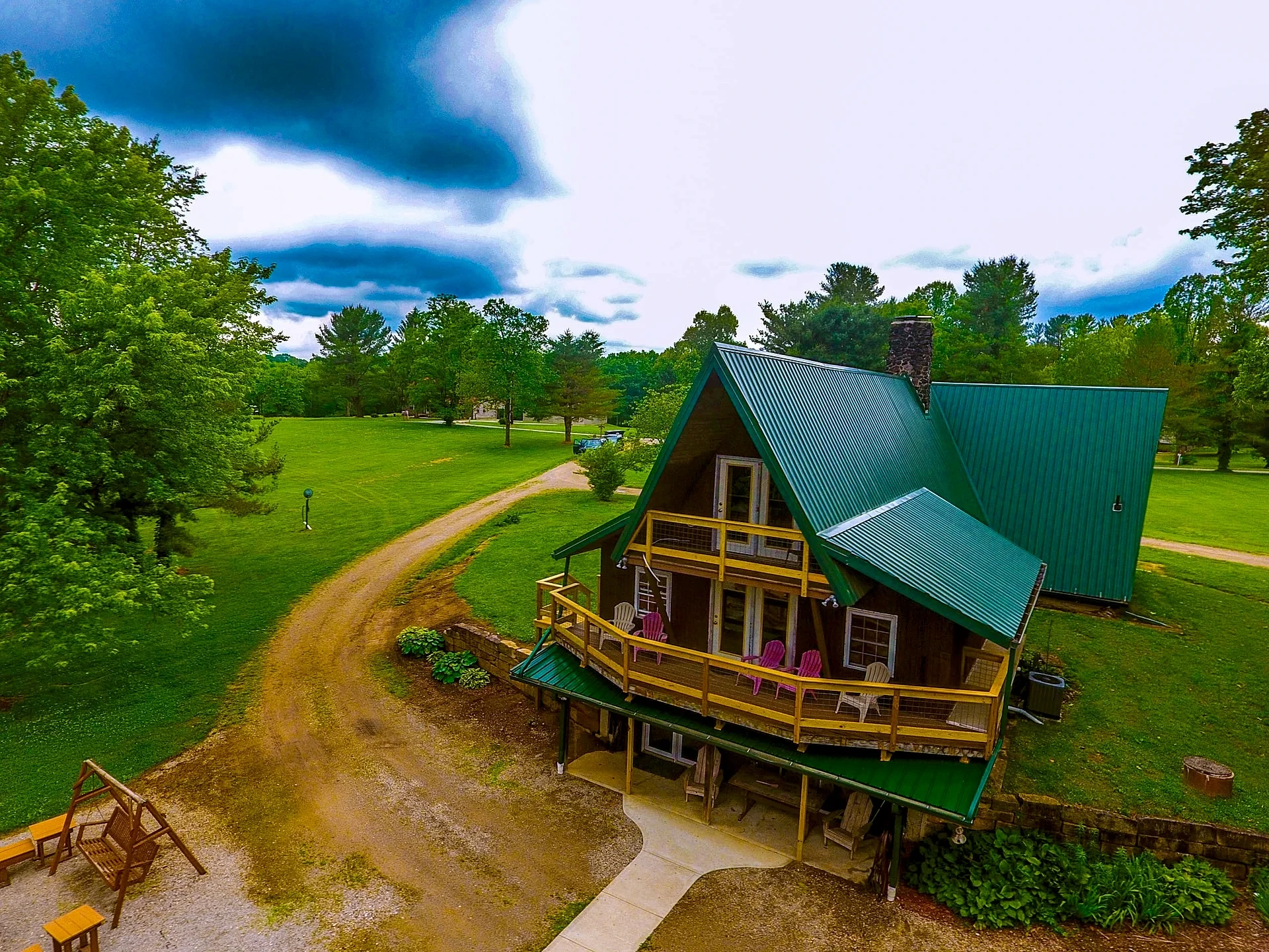 Luxury Lodge in Hocking Hills Pool, Hot Tub & Lake in Nelsonville, Ohio, United States — photo 4