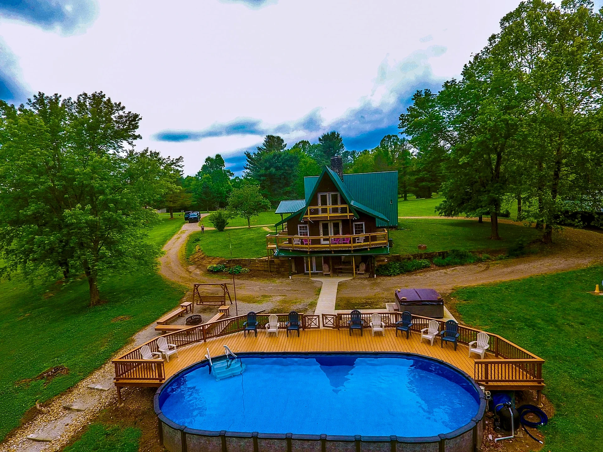 Luxury Lodge in Hocking Hills Pool, Hot Tub & Lake in Nelsonville, Ohio, United States — photo 5
