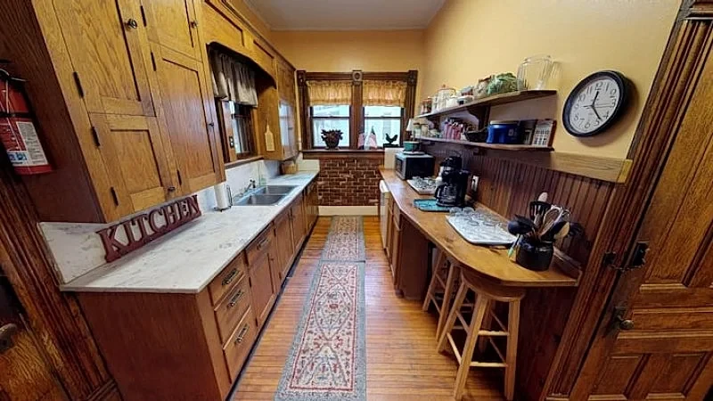 Bed and Breakfast near Hocking Hills with Hot Tub in Nelsonville, Ohio, United States — photo 5