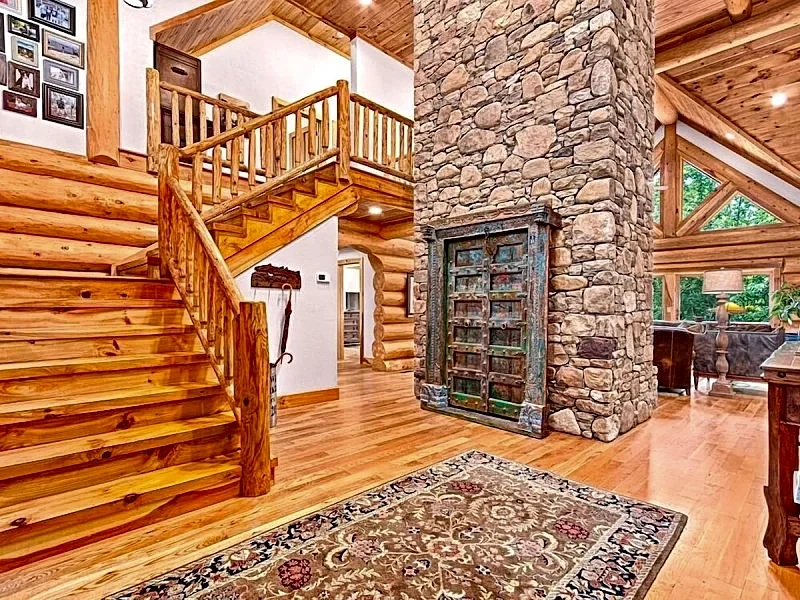 View! Stunning 2 Kng, 2 Qn, 3 Bth/2 Hlf, 2 Gas Fireplaces, Fire Pit, Gas Grill in Asheville, North Carolina, United States — photo 5