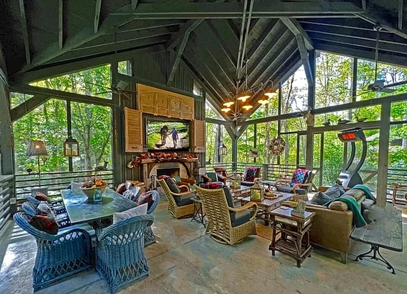 LUXURY 4 Kng Bdrm, 4.5 Bth, Gourmet Kitchen, Pavilion; TV, Fire Place, Heaters in Asheville, North Carolina, United States — photo 1