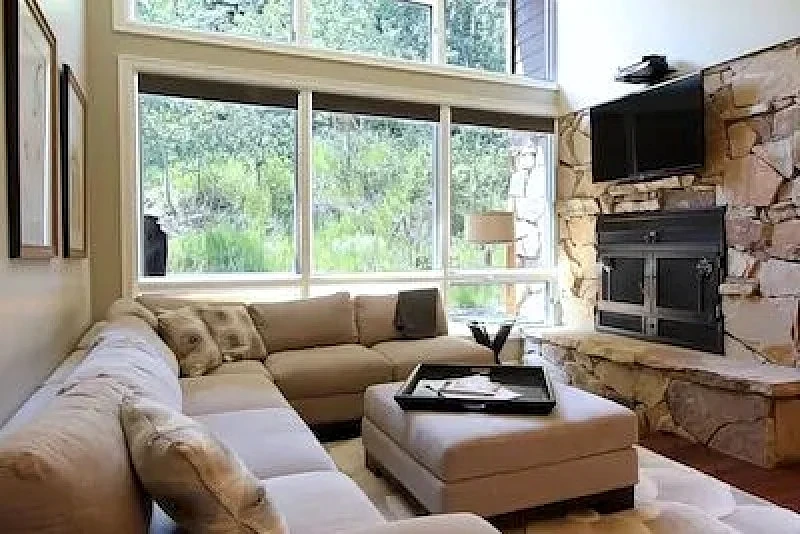 3 Master Bedrooms w King Beds! Hot tub, deck, grill, on FREE bus route in Park City, Utah, United States — photo 3