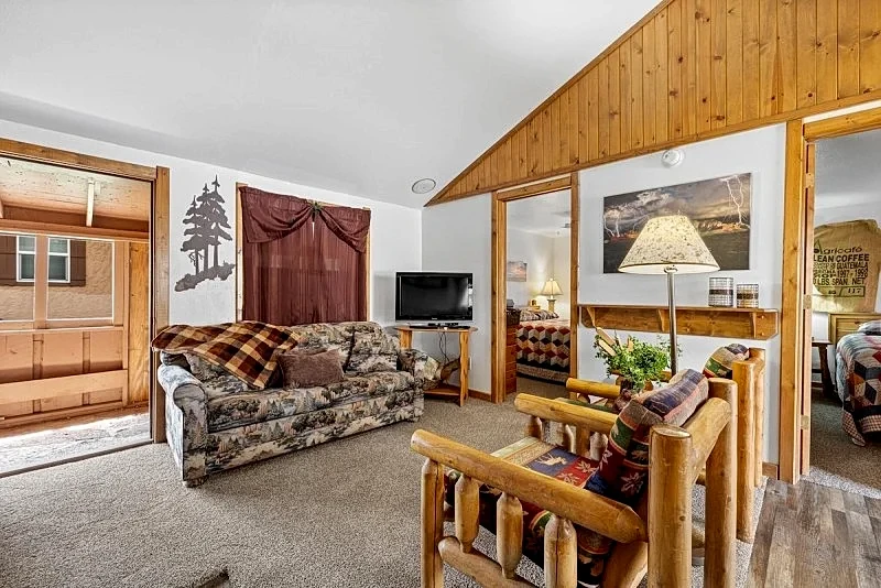 Make Memories from your Deck - In Rapid City On Canyon Lake Thirty Minutes from Mt Rushmore in Rapid City, South Dakota, United States — photo 2