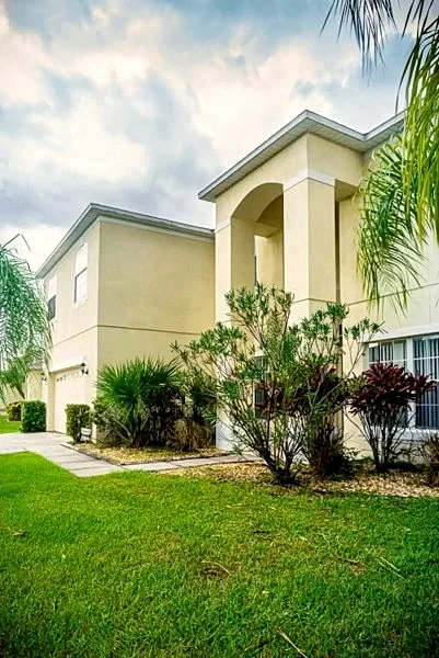 Crescent Lakes Villa
