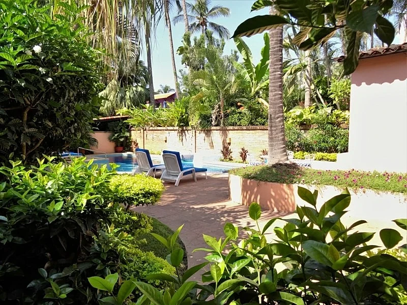 Advantage 25% discount!!! beachfront small complex, heated pool, beach access in Bucerias, Nayarit, Mexico — photo 1
