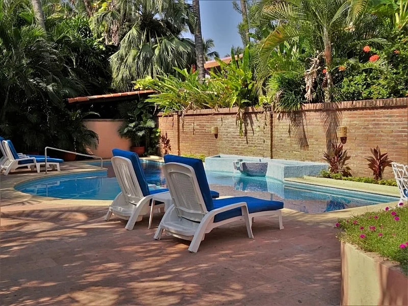 Advantage 25% discount!!! beachfront small complex, heated pool, beach access in Bucerias, Nayarit, Mexico — photo 3