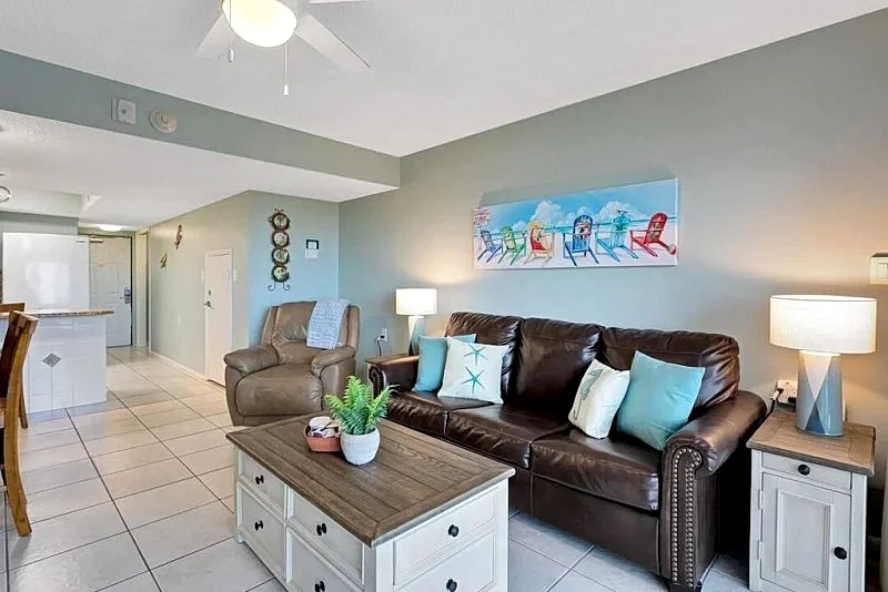 Right on the Beach. Family & Pet Friendly. Great Ocean views