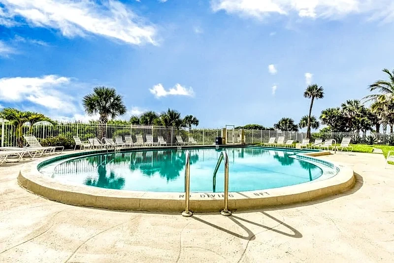 Beach Living at its Best - Gorgeous Condo, Steps to Pier! in Cocoa Beach, Florida, United States — photo 4