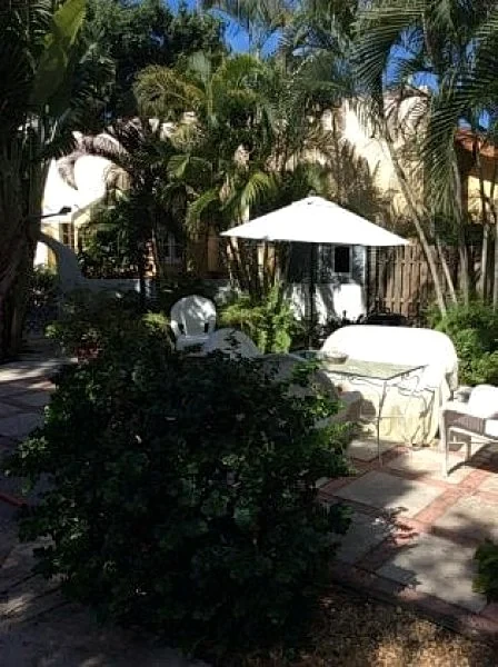 Cozy Cottage on Antique Row in West Palm Beach in West Palm Beach, Florida, United States — photo 3