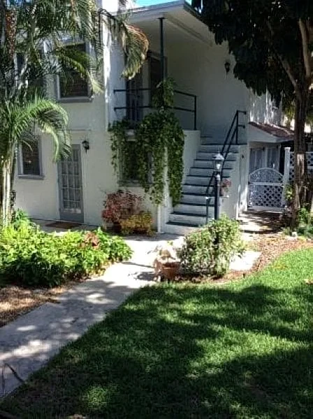 Cozy Cottage on Antique Row in West Palm Beach in West Palm Beach, Florida, United States — photo 2