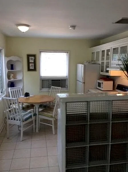 Cozy Cottage on Antique Row in West Palm Beach in West Palm Beach, Florida, United States — photo 4