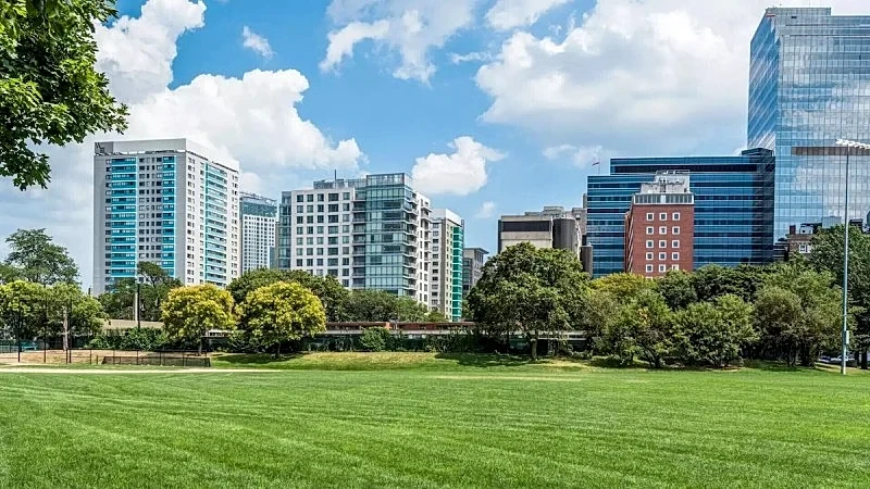 Large 2 Bed/2 Bath by MGH at Chalres River Park, Modern Bldg, Centrally Located in Boston, Massachusetts, United States — photo 2
