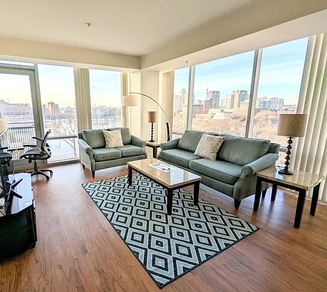 Large 2 Bedroom/ 2 Bathroom w/River Views Nearby MGH, MIT, Harvard, W/D in Suite
