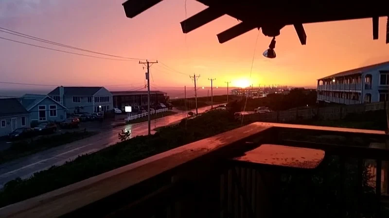 PANORAMIC VIEWS!! Front Studio Unit Beach Across Street. in North Truro, Massachusetts, United States — photo 5
