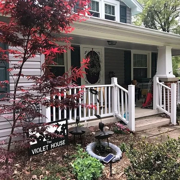 The Violet House Lovely Vintage Cottage in High Point, North Carolina, United States — photo 3